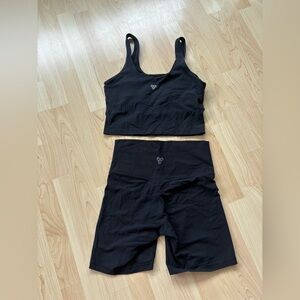 TNA Action Activewear Set - Size M - condition is fair